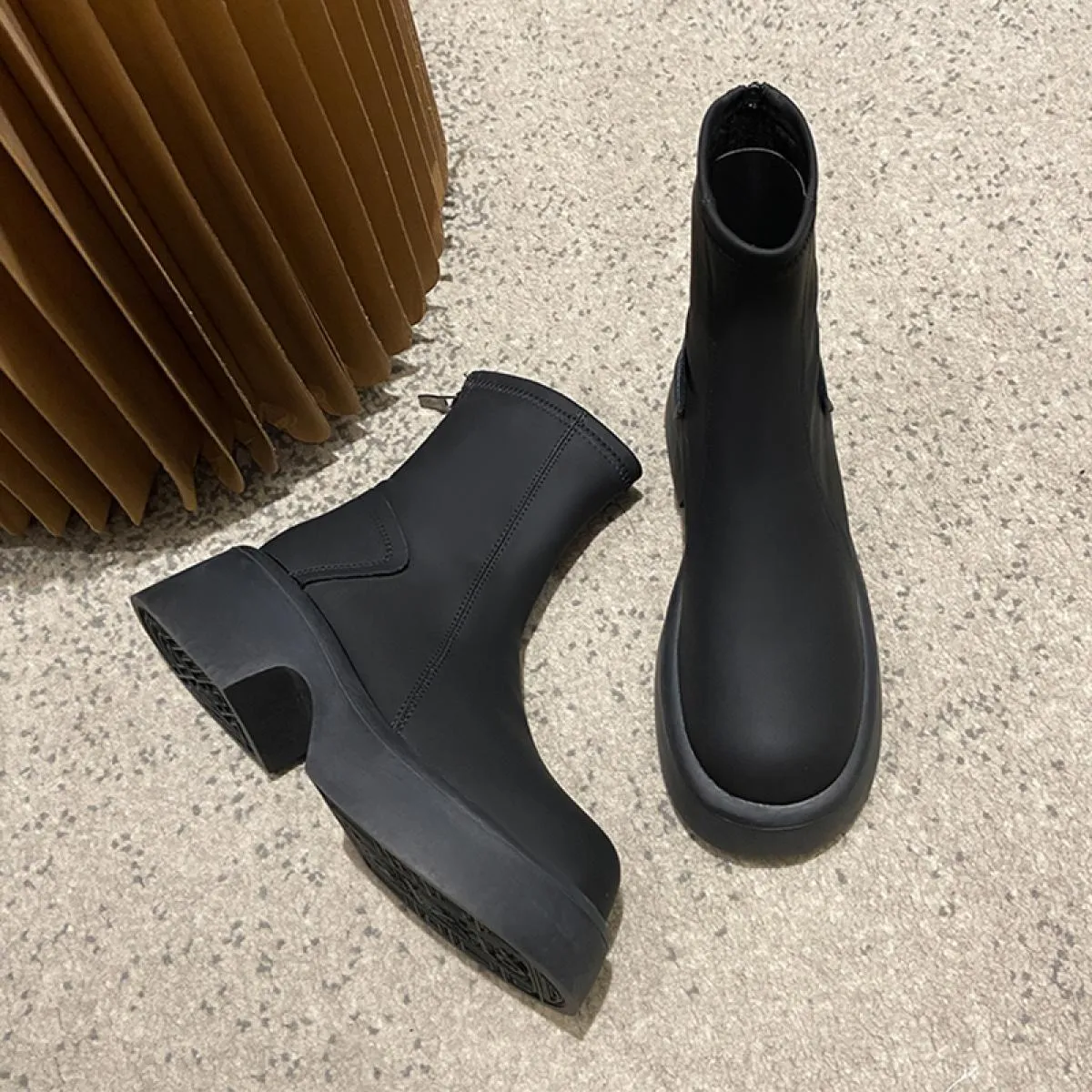 Stivali Chelsea da donna Scarpe da neve invernali Tacco medio Goth 2023 Nuovi stivali casual Stivali da moto Gladiatore Moda Pun