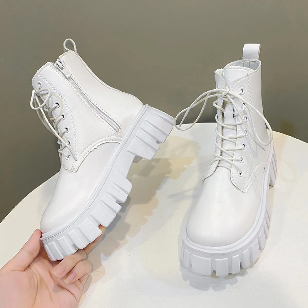 Stivali Chelsea Donna Lace Up Tacchi medi Scarpe Caviglia moda 2023 Inverno Nuova tendenza Stivali da moto robusti Casual Goth W