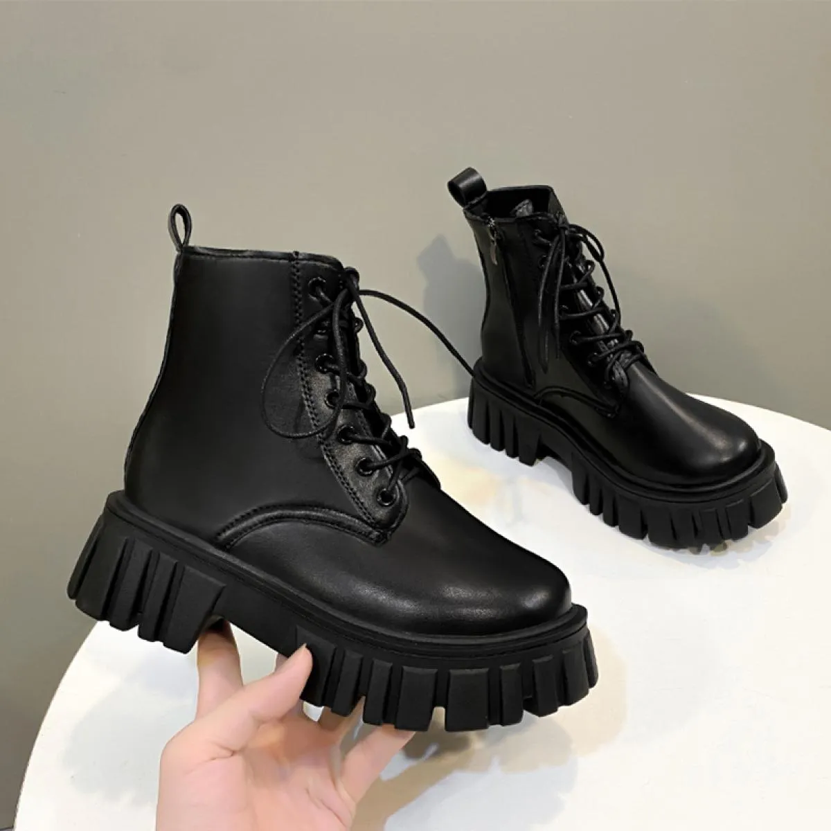 Stivali Chelsea Donna Lace Up Tacchi medi Scarpe Caviglia moda 2023 Inverno Nuova tendenza Stivali da moto robusti Casual Goth W