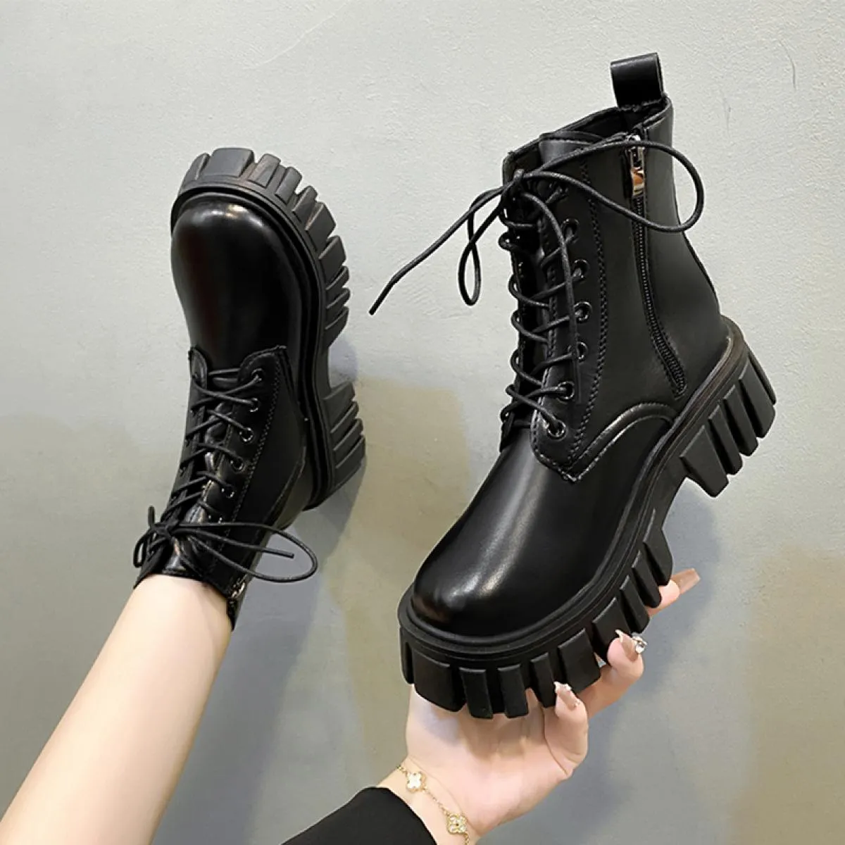 Stivali Chelsea Donna Lace Up Tacchi medi Scarpe Caviglia moda 2023 Inverno Nuova tendenza Stivali da moto robusti Casual Goth W