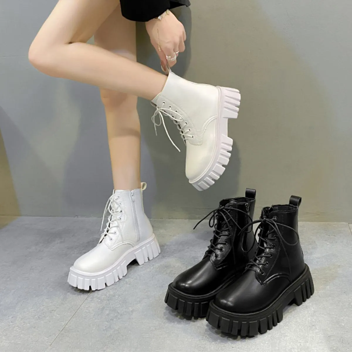 Stivali Chelsea Donna Lace Up Tacchi medi Scarpe Caviglia moda 2023 Inverno Nuova tendenza Stivali da moto robusti Casual Goth W