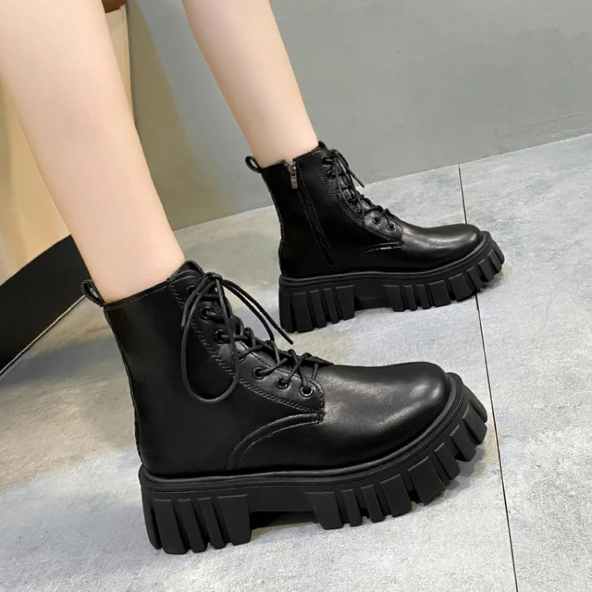 Stivali Chelsea Donna Lace Up Tacchi medi Scarpe Caviglia moda 2023 Inverno Nuova tendenza Stivali da moto robusti Casual Goth W
