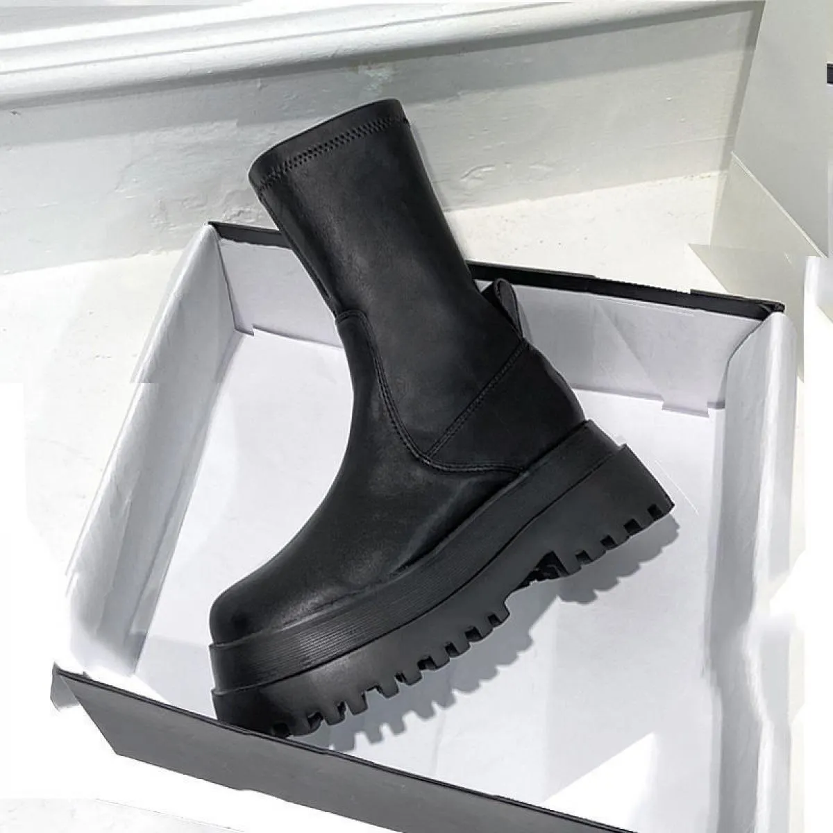 Stivali da donna Chelsea Black Martins con punta tonda Stivali a metà polpaccio Autunno Inverno Stivali comodi in gomma corta in