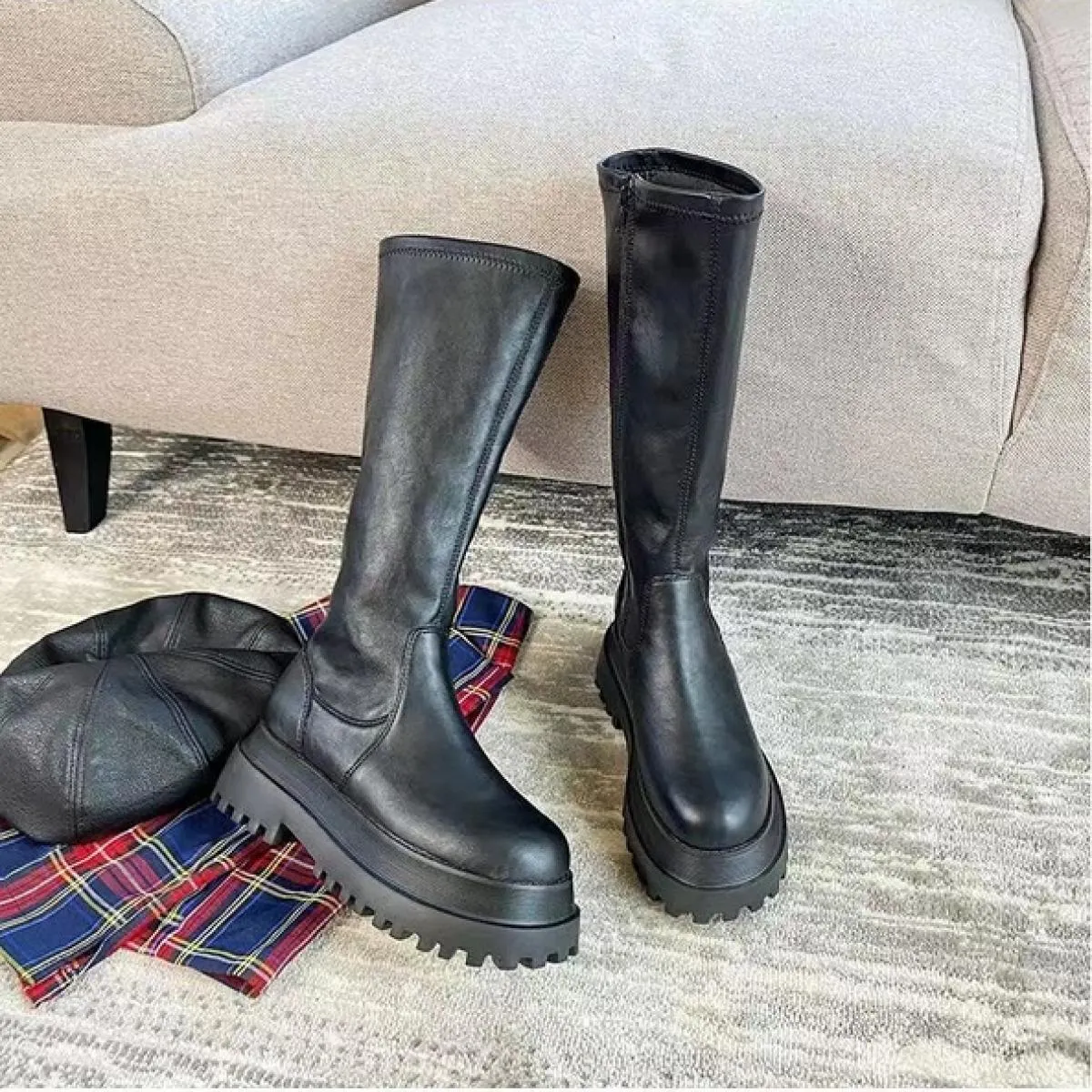 Stivali da donna Chelsea Black Martins con punta tonda Stivali a metà polpaccio Autunno Inverno Stivali comodi in gomma corta in