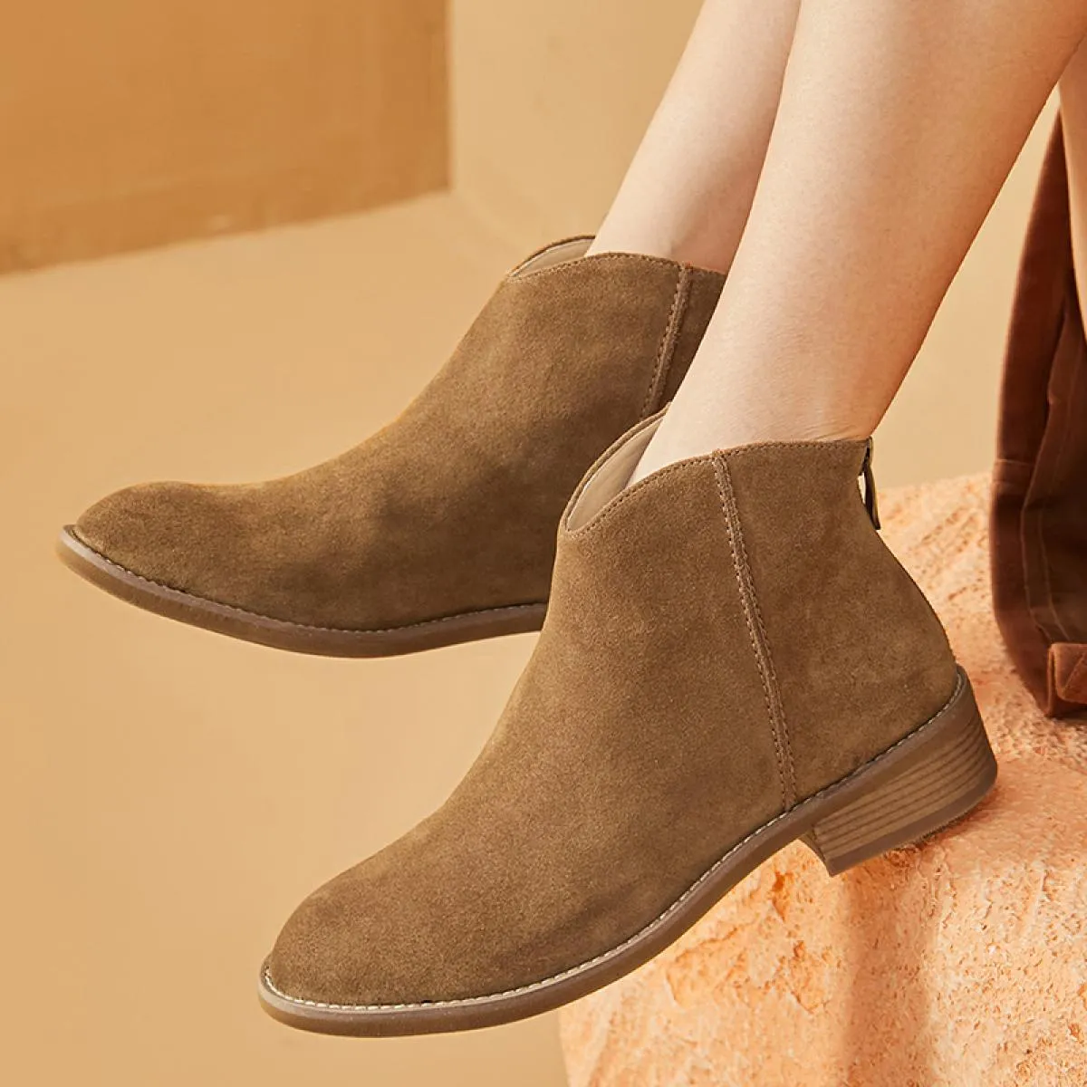 Stivali da donna con tacco medio alla caviglia Chelsea Scarpe robuste Stivali da moto in pelle scamosciata firmati di tendenza 2