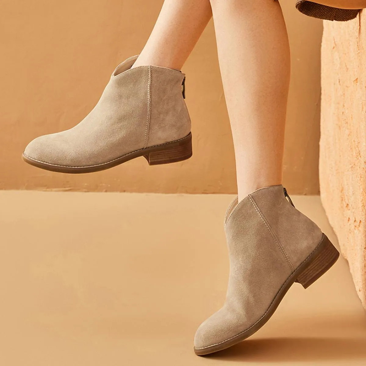 Stivali da donna con tacco medio alla caviglia Chelsea Scarpe robuste Stivali da moto in pelle scamosciata firmati di tendenza 2