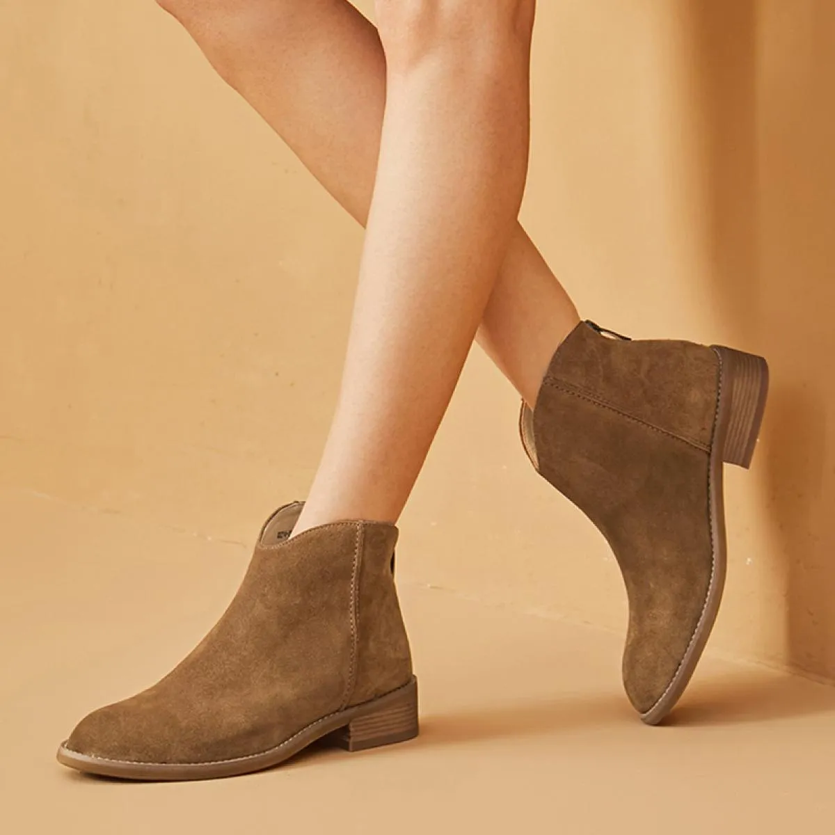 Stivali da donna con tacco medio alla caviglia Chelsea Scarpe robuste Stivali da moto in pelle scamosciata firmati di tendenza 2