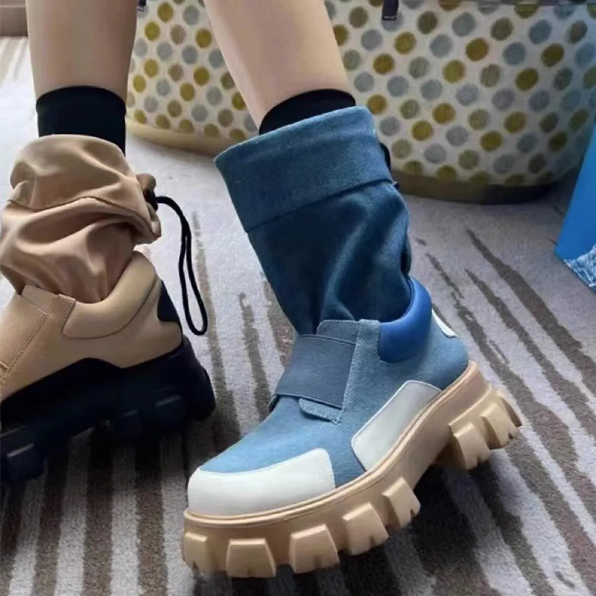Stivali da moto invernali Chelsea Scarpe da donna 2023 Luxury Brand New Fashion Tacchi medi Stivali di jeans Décolleté da gladia
