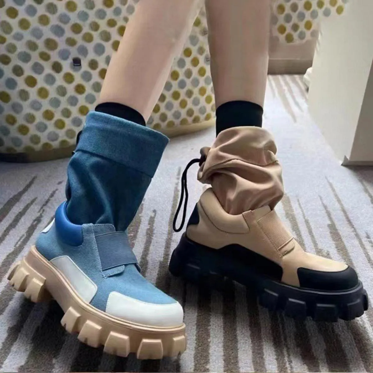 Stivali da moto invernali Chelsea Scarpe da donna 2023 Luxury Brand New Fashion Tacchi medi Stivali di jeans Décolleté da gladia