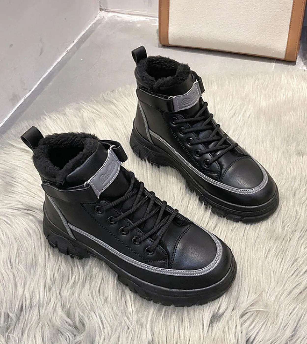 Stivali da neve 2023 moda invernale nero caldo peluche stringate scarpe da donna stivali da neve con plateau Sneakers Botas De M