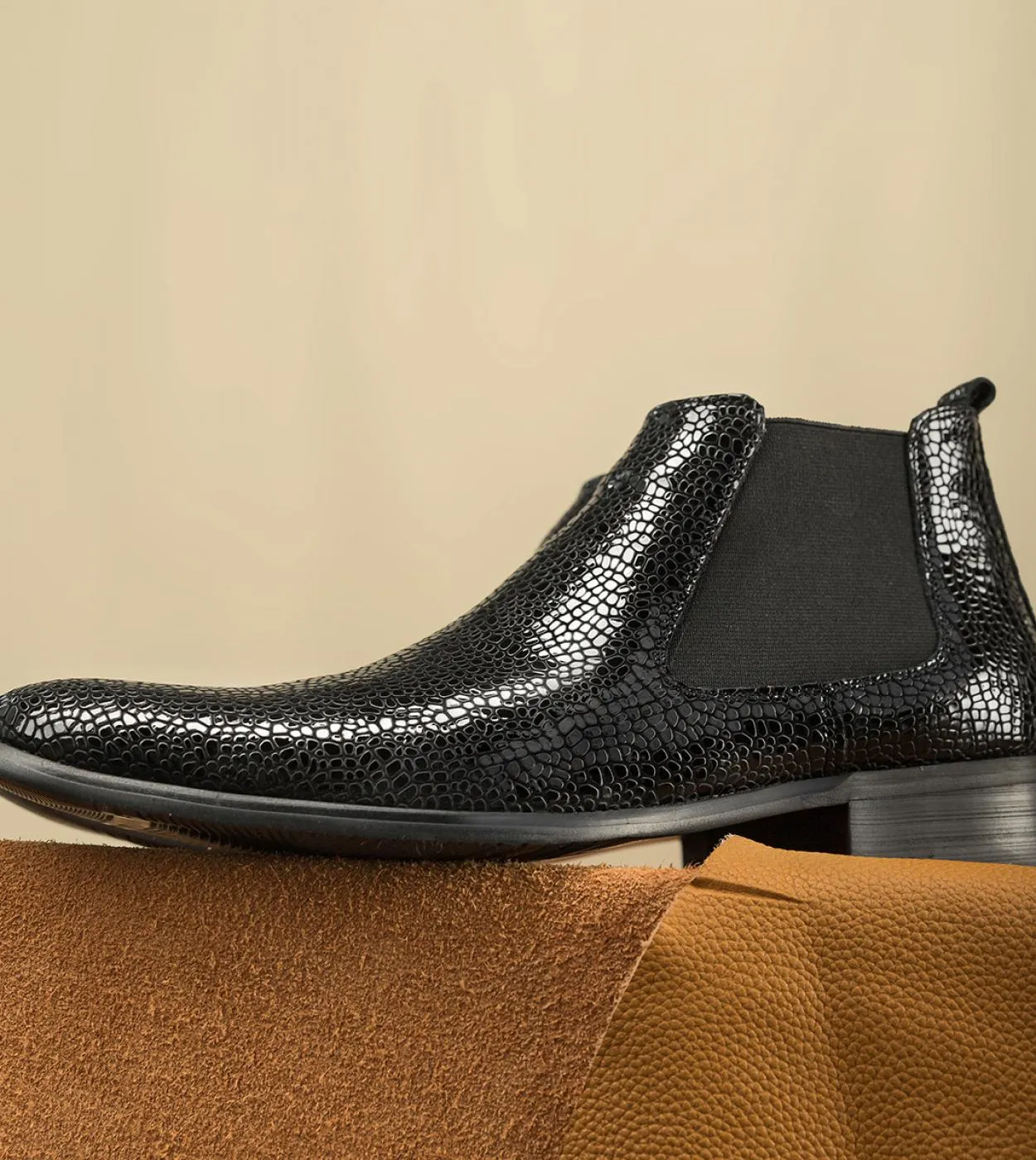Stivali da uomo caldi invernali Moda scarpe Chelsea alla caviglia con motivo a coccodrillo con pelliccia Abito da uomo nuovo sti