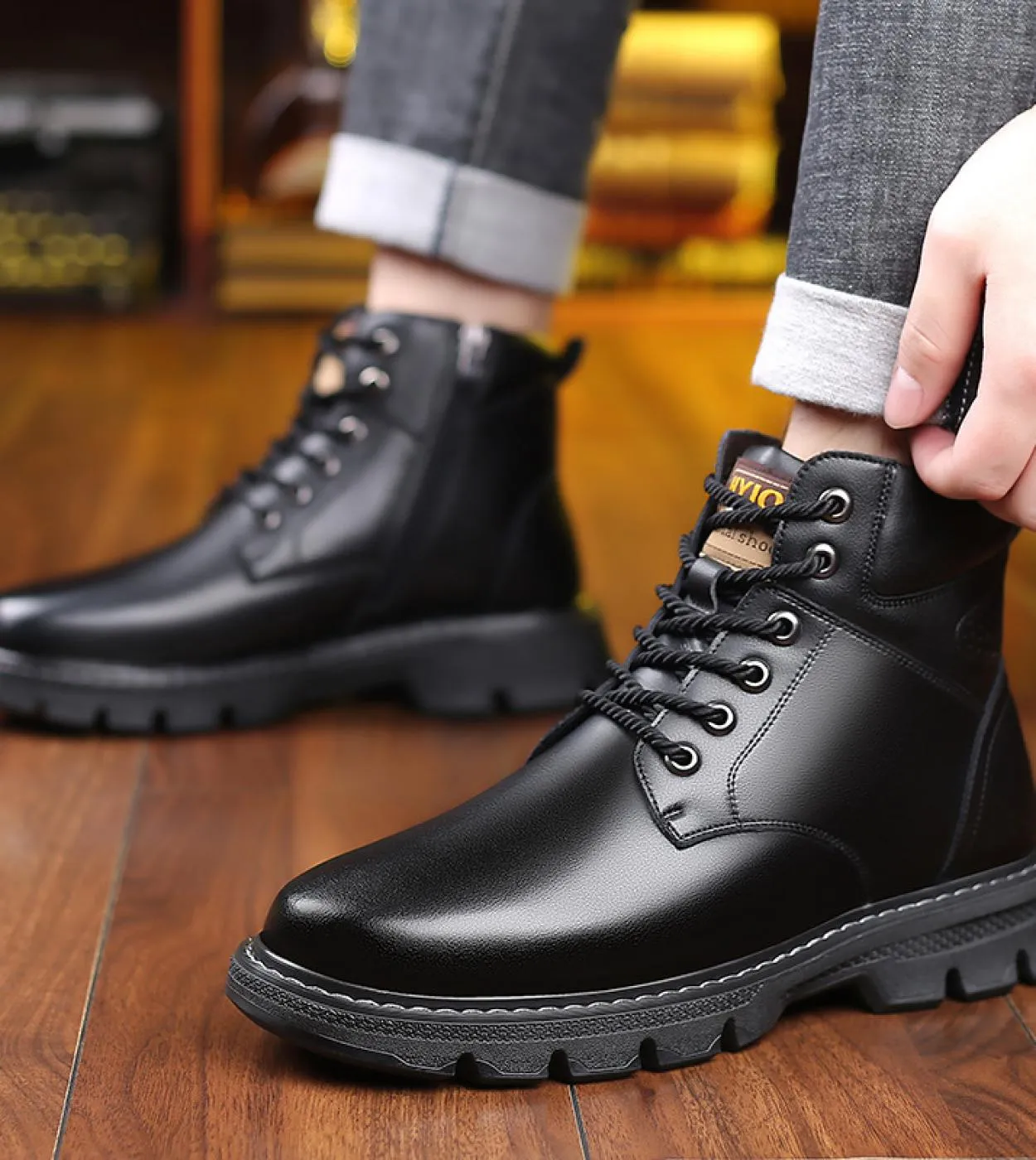 Stivali da uomo Scarpe invernali moda Uomo impermeabile Stivali da neve caldi Stivali alti da uomo in pelliccia Stivali casual d