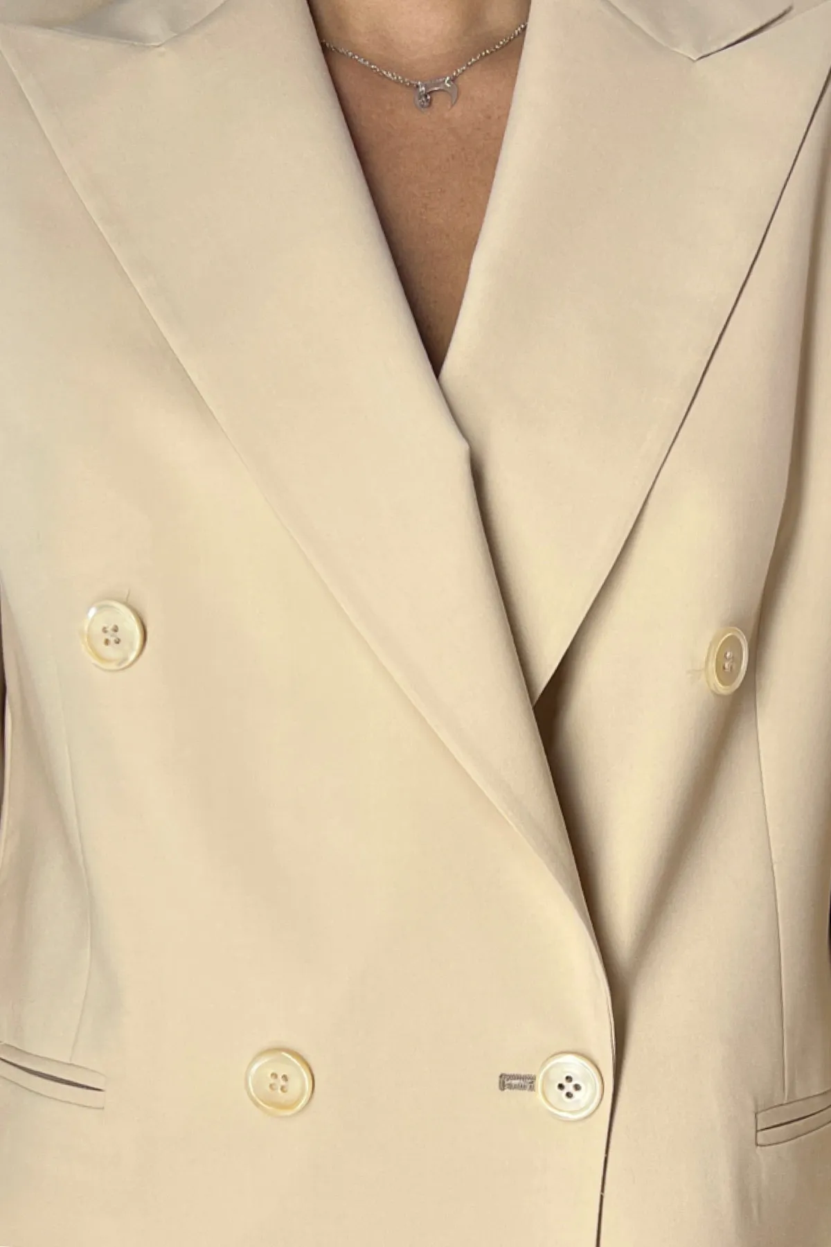 Tailleur donna doppiopetto 98% Lana Super100’s 2% Lycra Holland & Sherry Beige