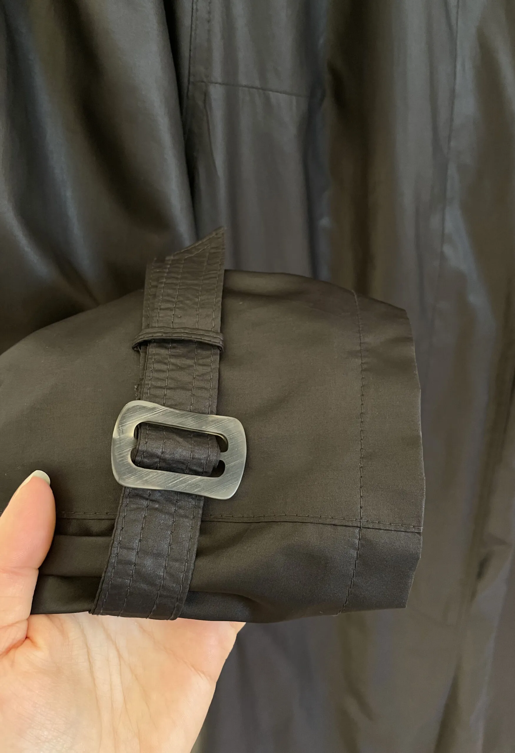 Trench svasato in nylon grigio antracite vintage anni ’90