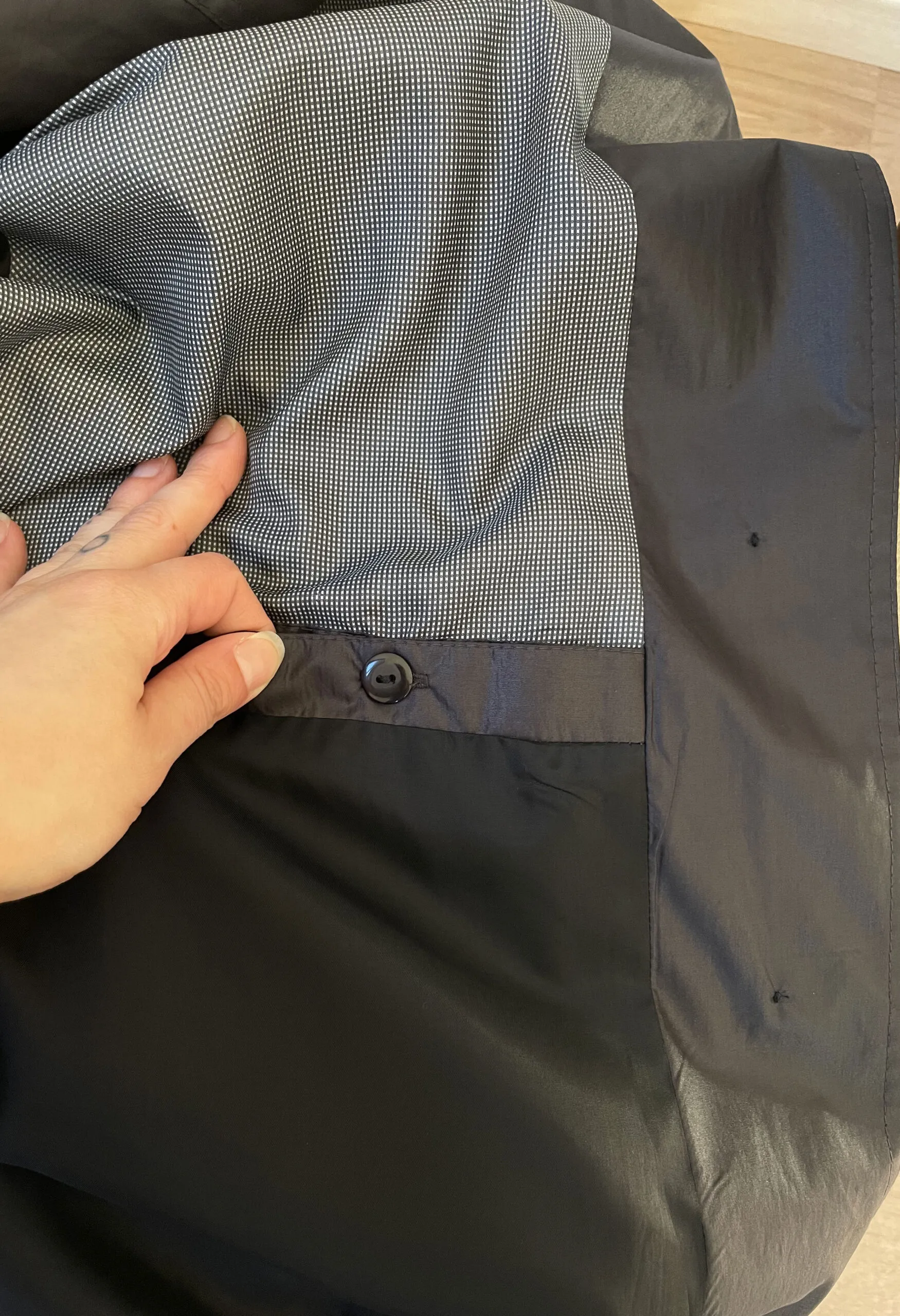 Trench svasato in nylon grigio antracite vintage anni ’90
