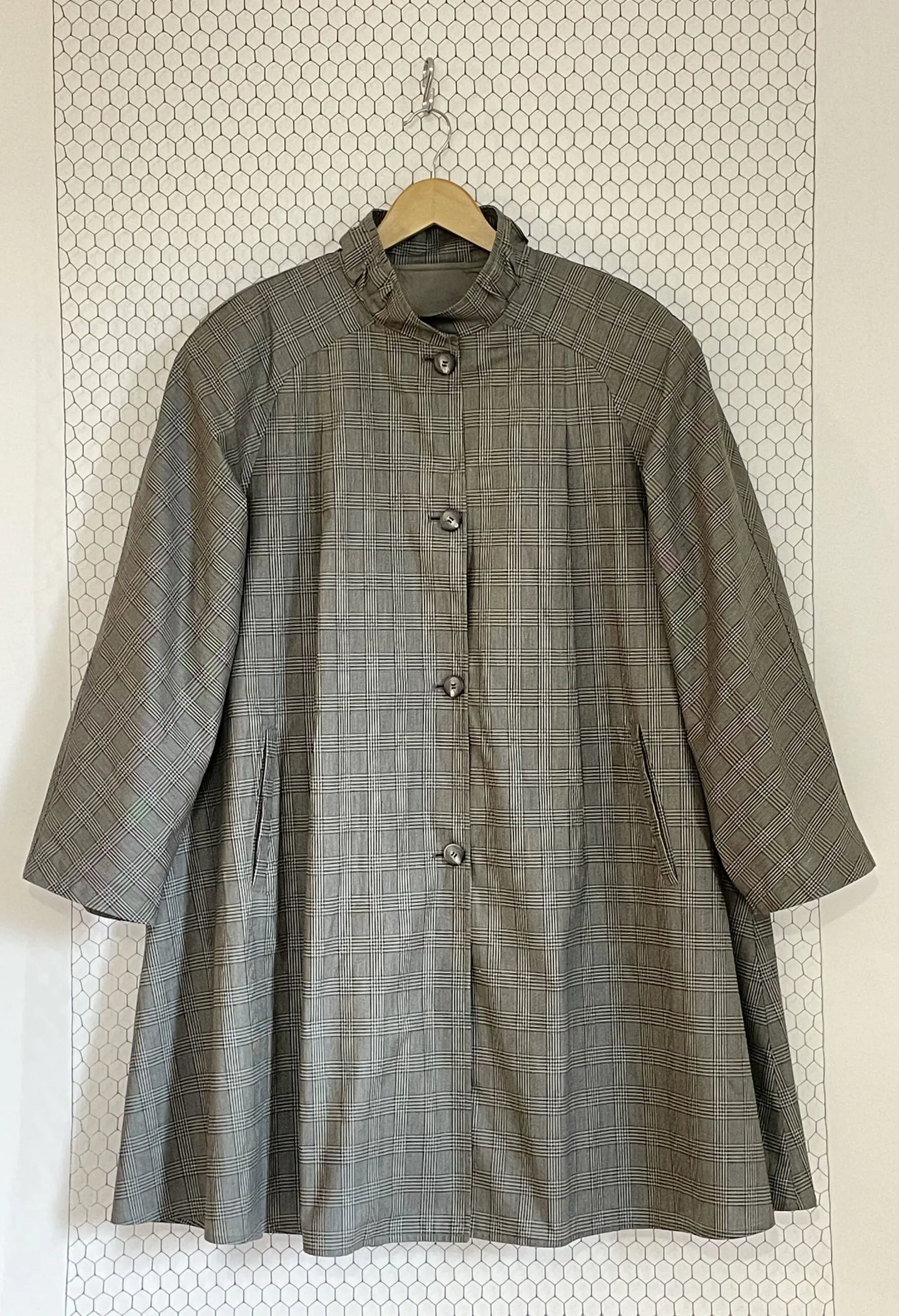Trench svasato in tessuto cerato stampato vintage anni ’80